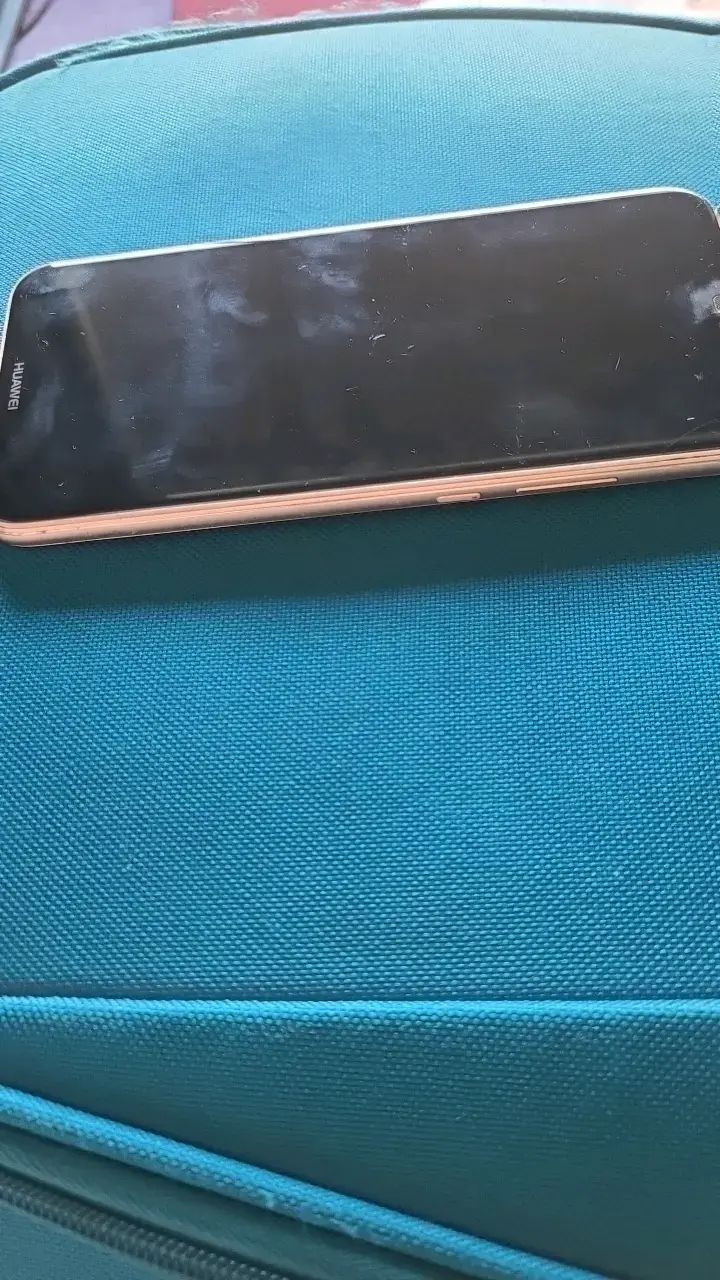 Smartphone Huawei con cámara dual y lector de huellas - 4
