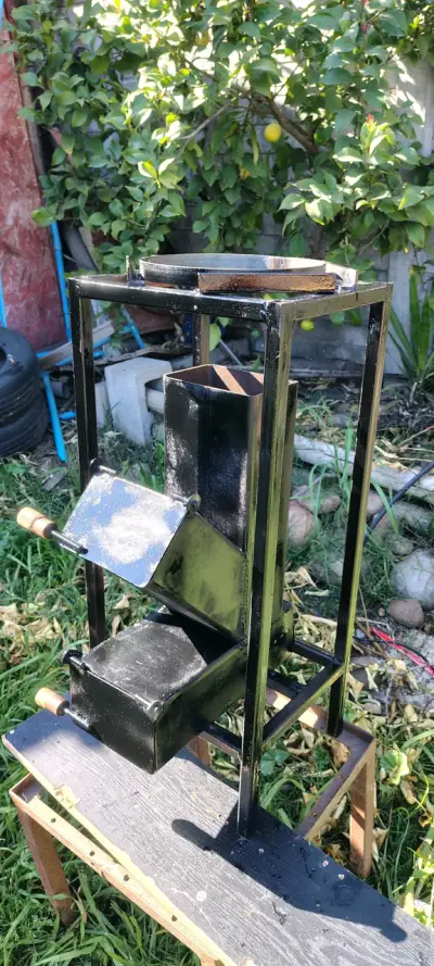 Estufa a leña de hierro para exteriores - miniatura 1