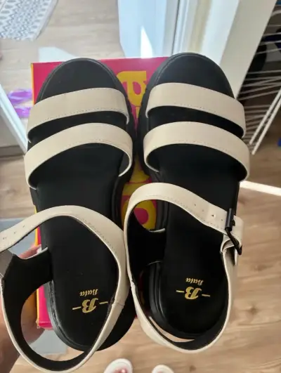 Sandalias plataforma blancas Bata - miniatura 2