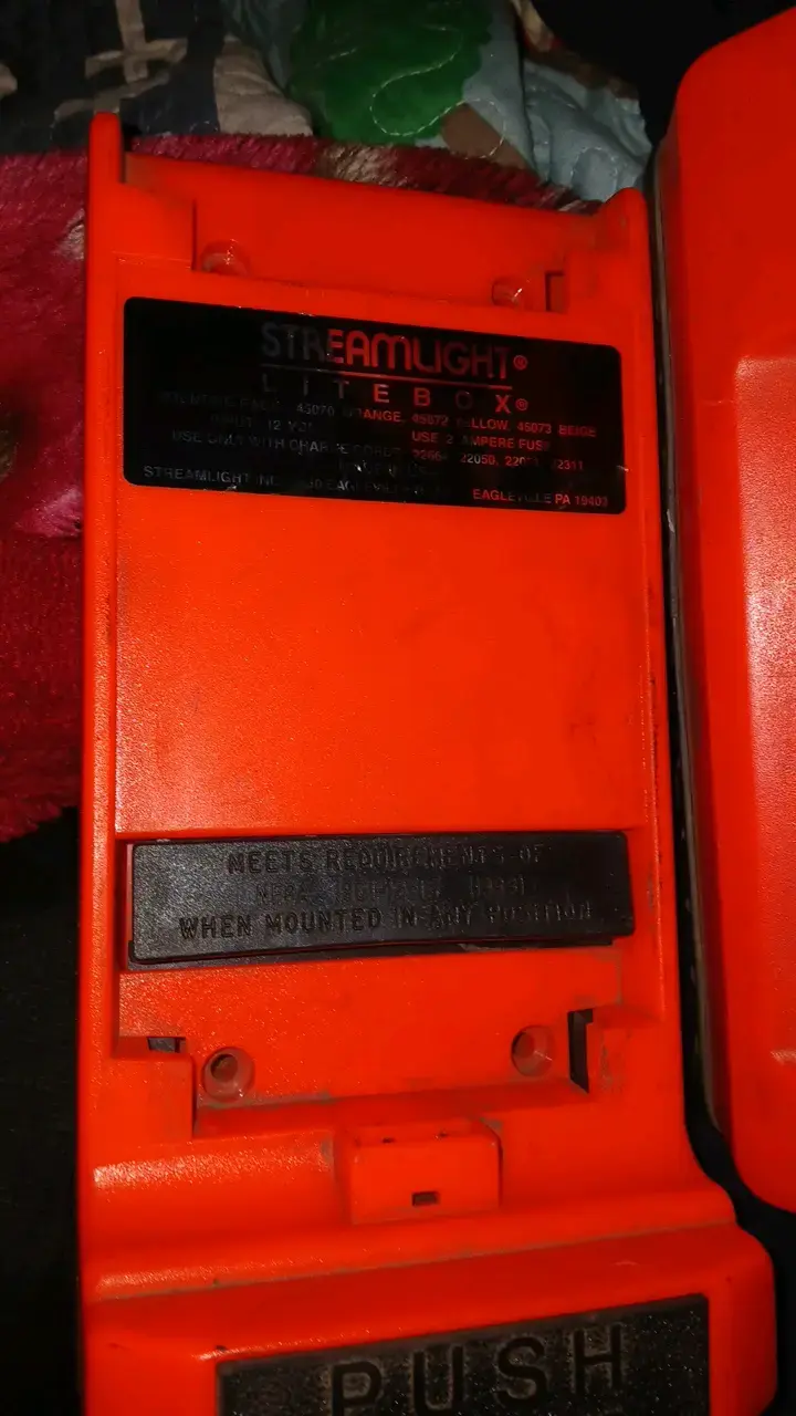 Linterna recargable Streamlight roja - 4