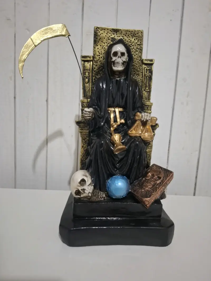 Figura de Santa Muerte negra 38 cm en trono - 1