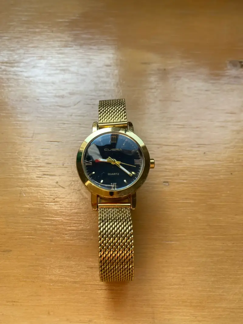 Reloj dorado con correa metálica SIN PILAS - 2