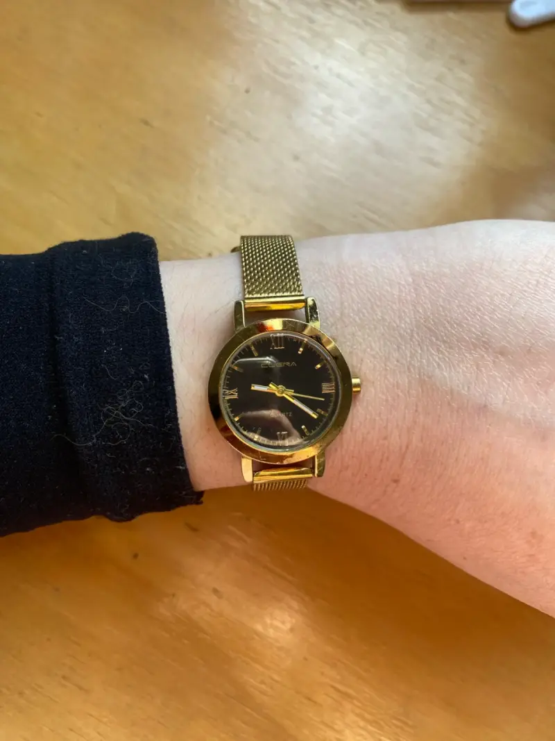 Reloj dorado con correa metálica SIN PILAS - 4