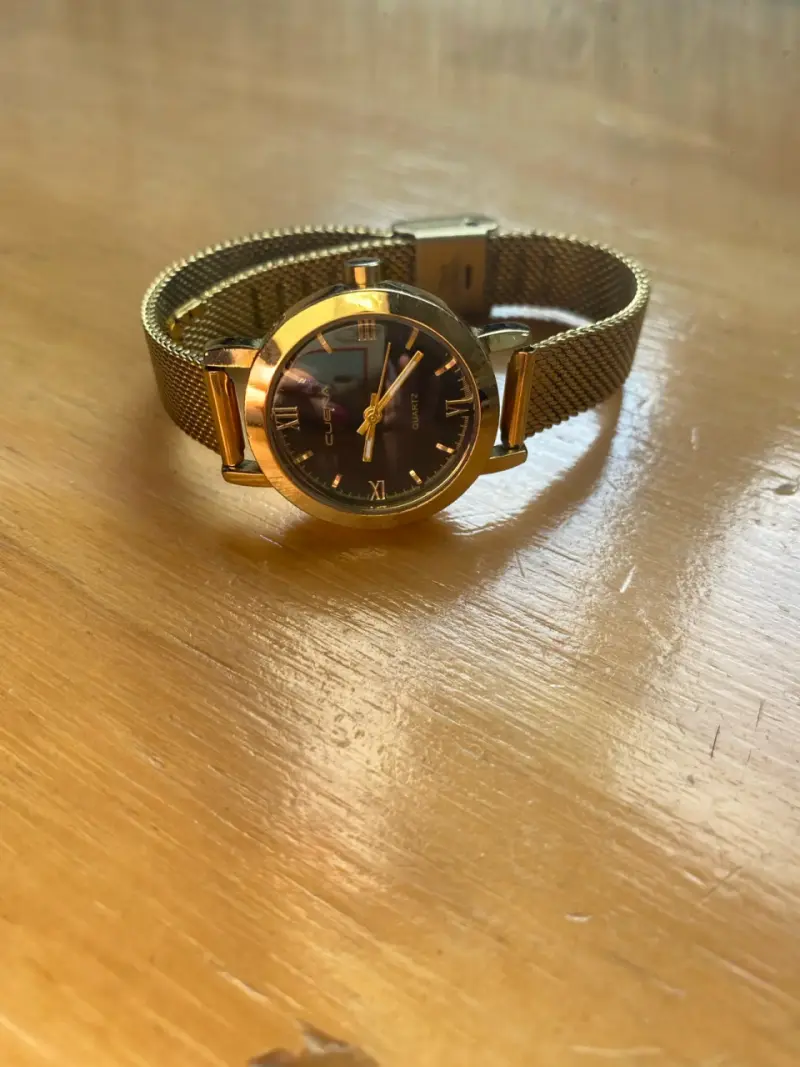 Reloj dorado con correa metálica SIN PILAS - 5