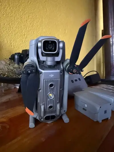Drone DJI con cámara 20MP y accesorios - miniatura 1
