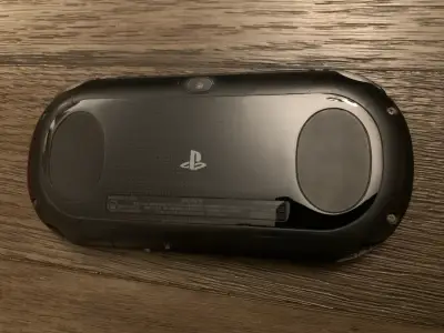 Consola portátil Sony PS Vita en buen estado - miniatura 3