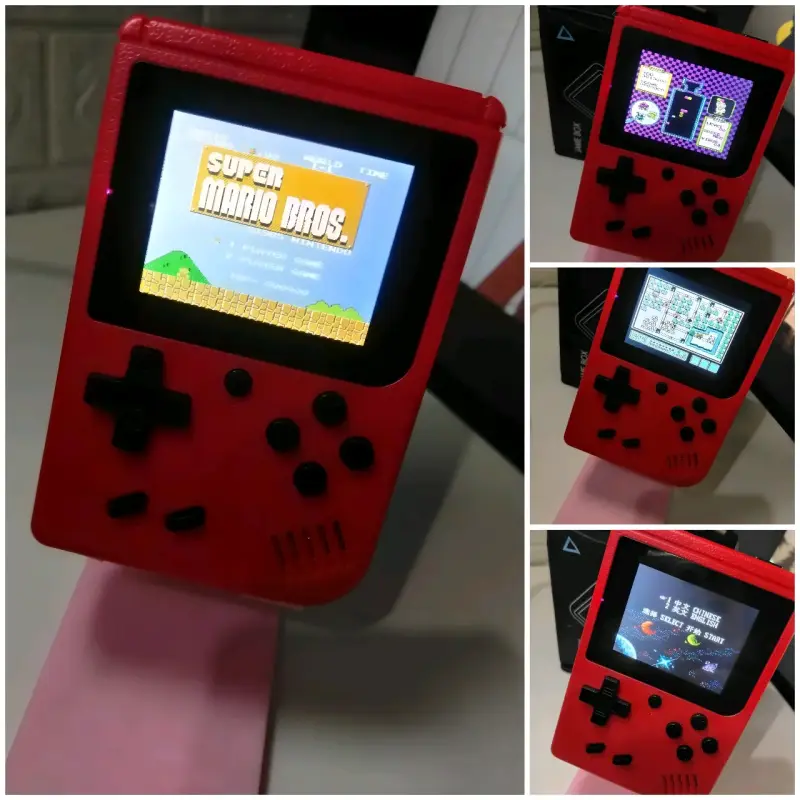 Consola portátil retro roja con juegos clásicos