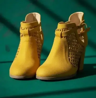 Botines mostaza de tacón alto con diseño cala - miniatura 3