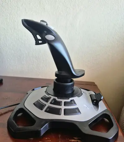 Joystick Logitech Extreme 3D Pro para juegos - miniatura 3
