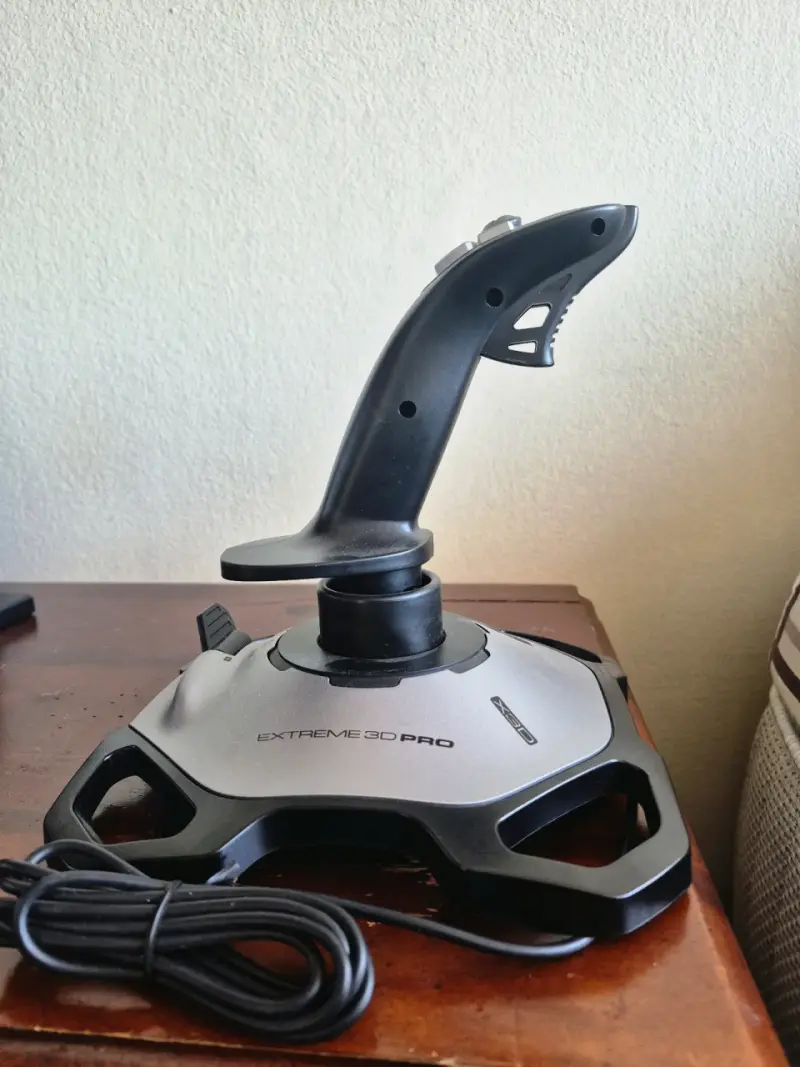 Joystick Logitech Extreme 3D Pro para juegos - 4