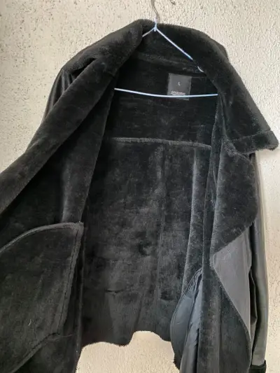 Chaqueta de cuero negra con forro de piel sintética - miniatura 3
