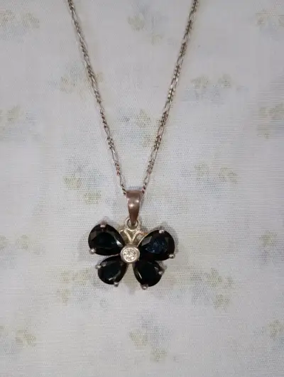 Collar Mariposa Negra – Diseño Elegante - miniatura 1