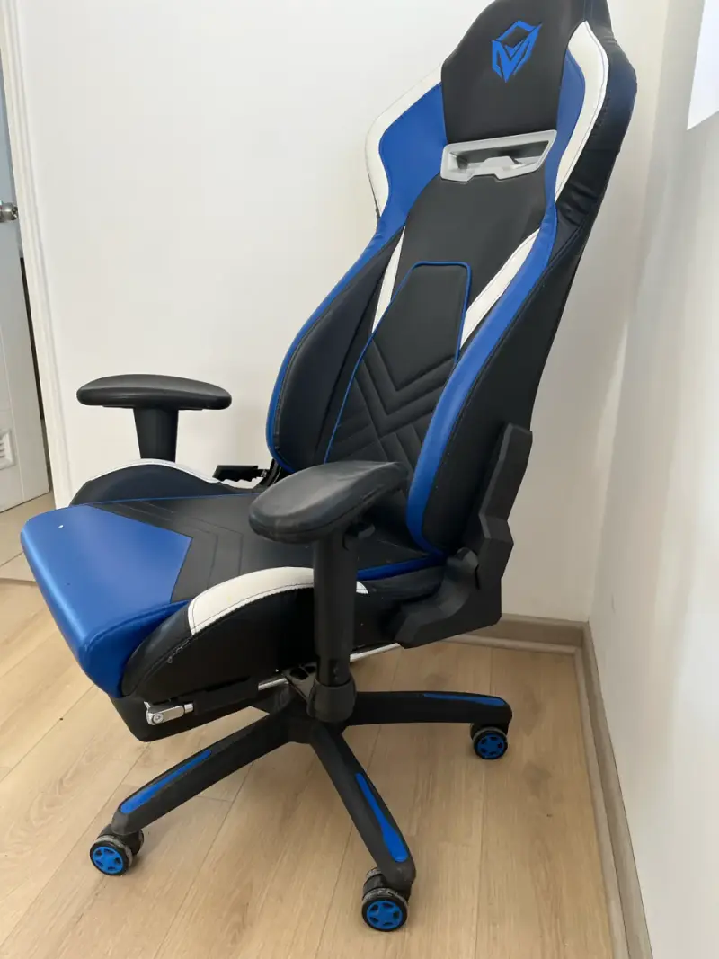 Silla Gamer Ergonómica Azul y Negra - 2