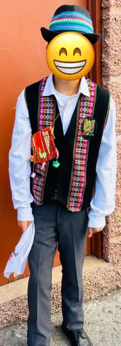 Trajes típicos folclóricos para presentaciones - miniatura 4