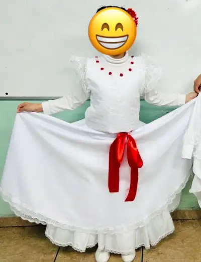 Trajes típicos folclóricos para presentaciones - miniatura 5