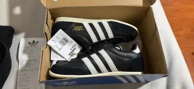 Zapatillas Adidas Japan W negras y blancas - miniatura 1