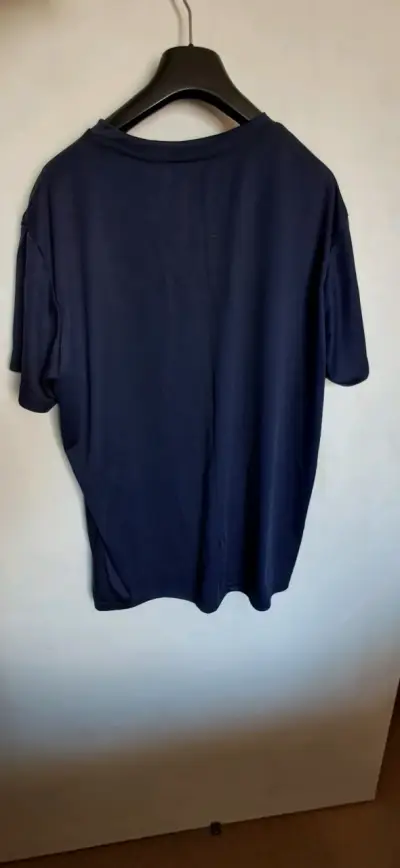Polera azul con diseño de gato Shein - miniatura 2