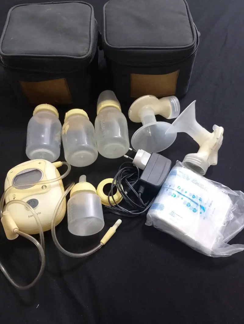 Extractor de leche eléctrico Medela Freestyle con accesorios - 1