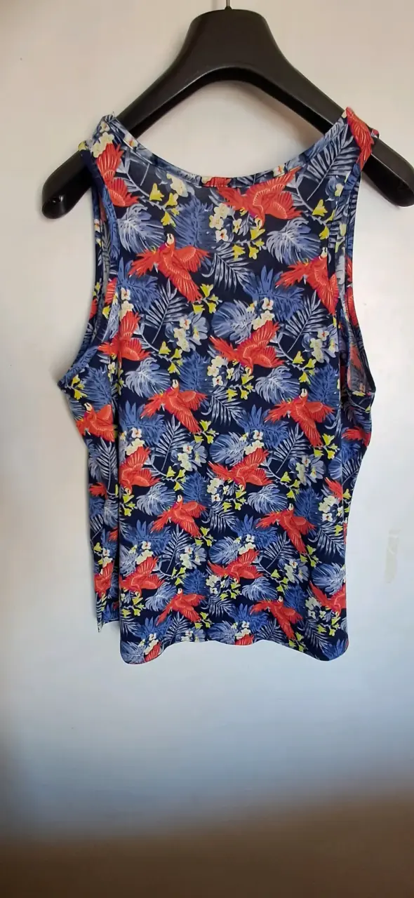 Polera sin mangas estampado tropical - 2