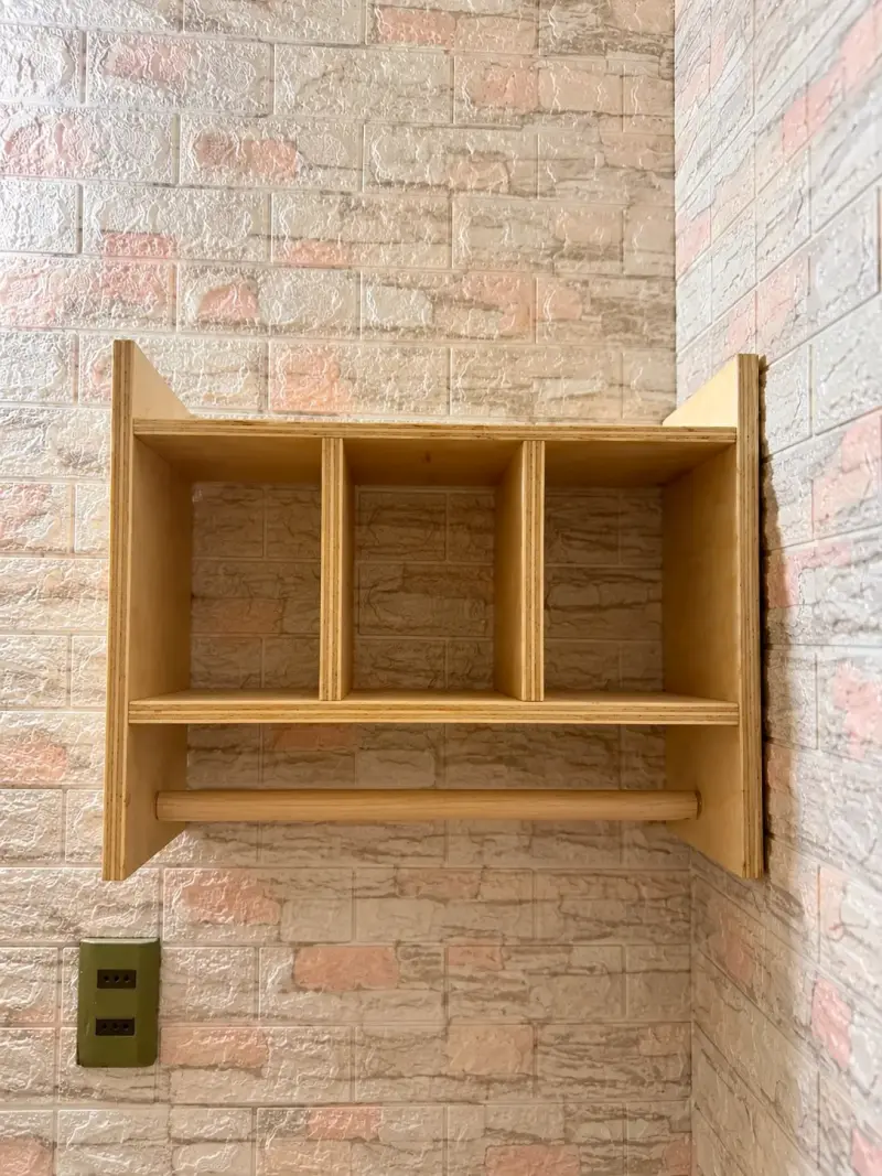 Estante de cocina de madera con porta rollo - 2