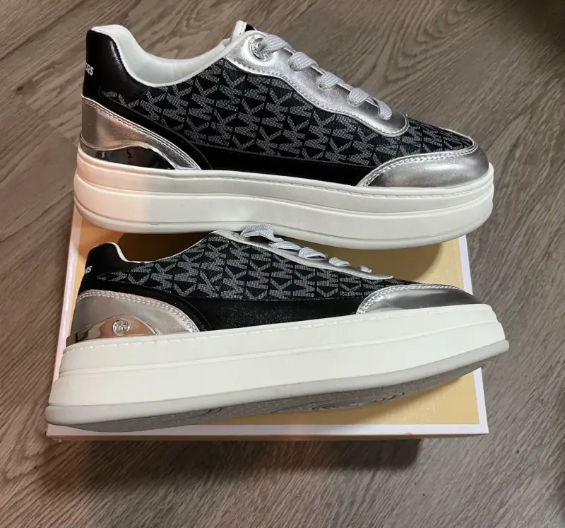 Zapatillas Michael Kors negras - 3