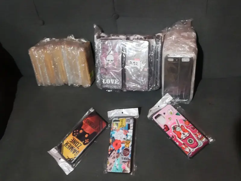 Lote de fundas para celulares con diseños variados - 3