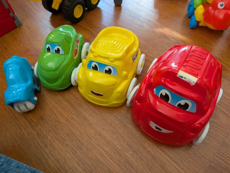 Set de autos de juguete apilables para niños - 1