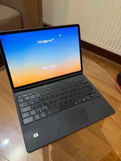 Tablet con teclado y lápiz óptico - miniatura 4