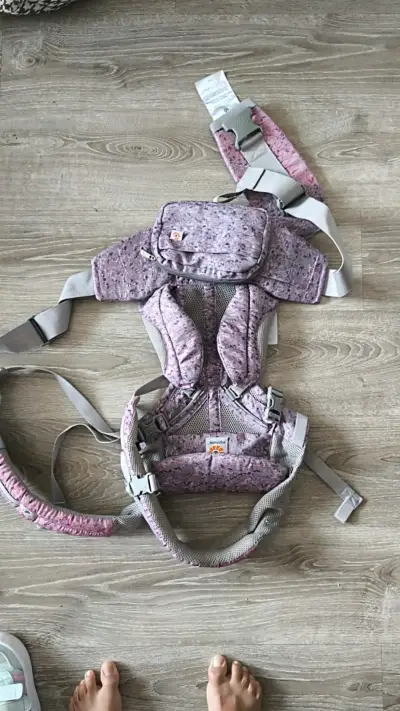 Mochila portabebés ergonómica morada - miniatura 2