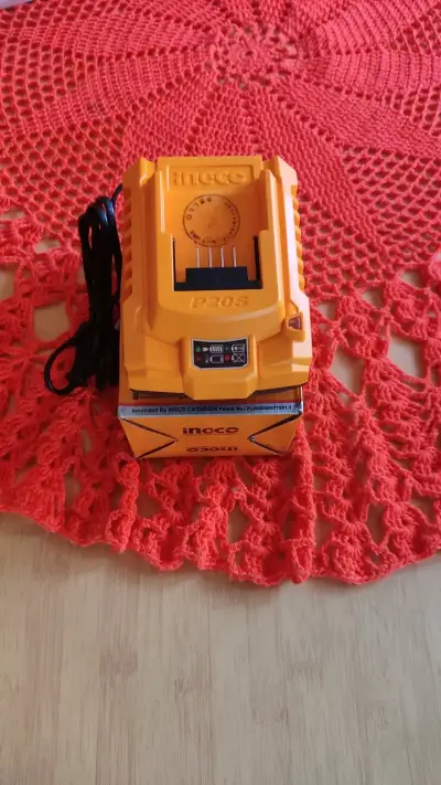 Cargador de Batería Ingco P20S 20V - miniatura 1