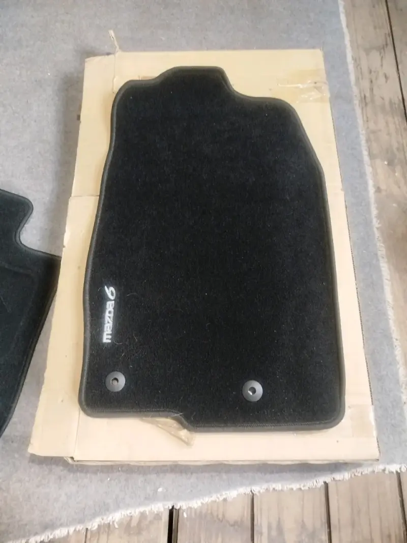 Alfombras para auto Mazda 6 negras - 2