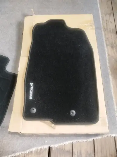 Alfombras para auto Mazda 6 negras - miniatura 2
