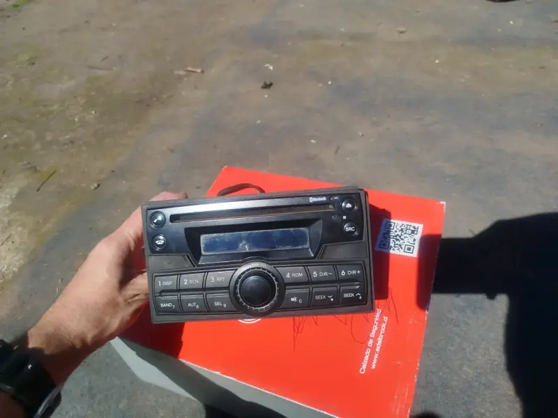Radio de Auto Bluetooth con CD y USB - 1