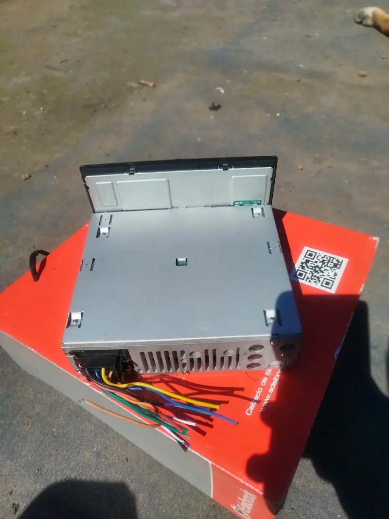 Radio de Auto Bluetooth con CD y USB - 4