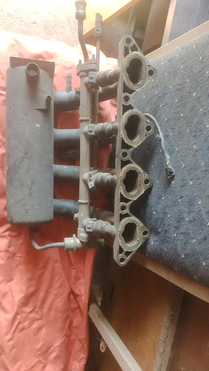 Múltiple de admisión EFI usado para auto - 4