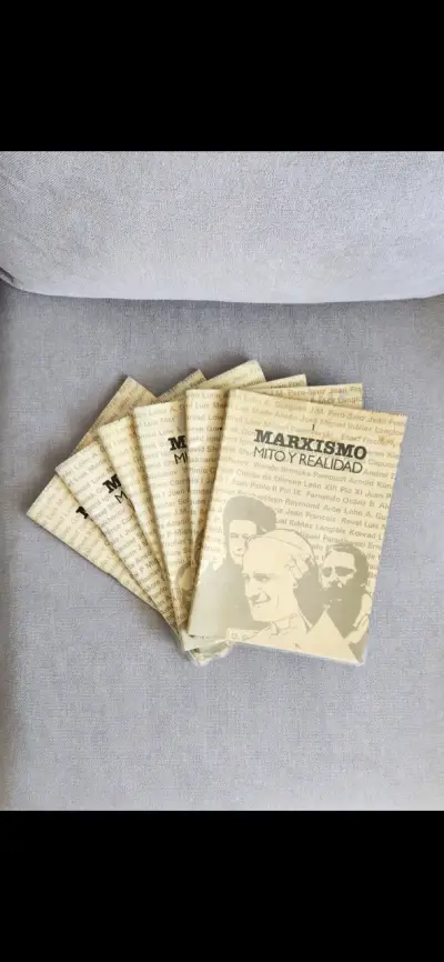 Colección de libros 'Marxismo: Mito y Realidades - miniatura 1