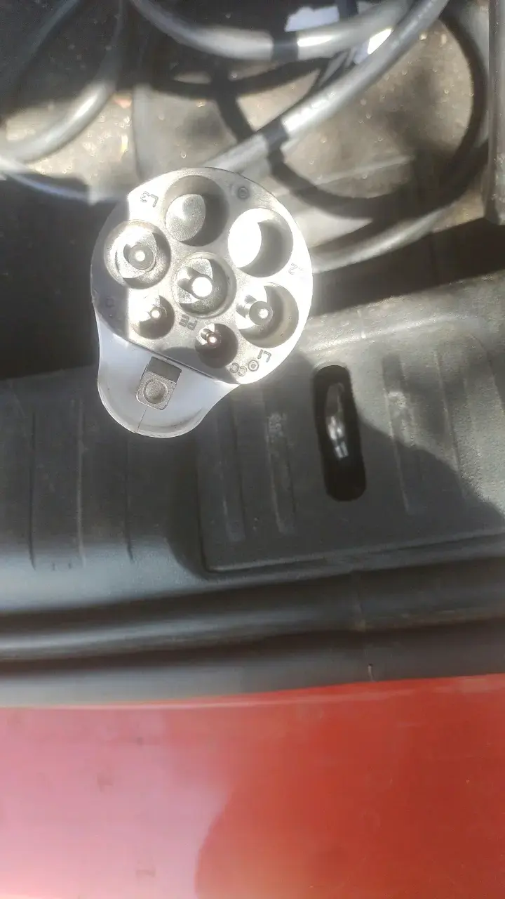 Cargador de auto eléctrico Yonggui con cable - 3