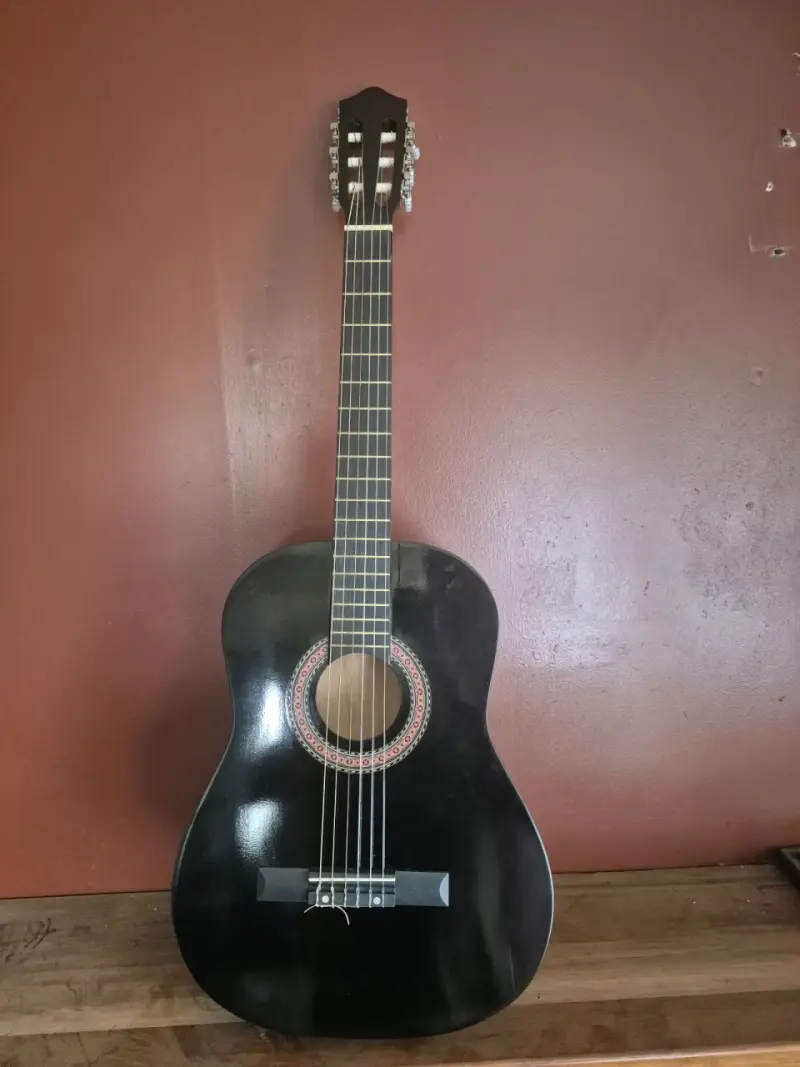 Guitarra acústica negra con funda Ibrah Music - 2