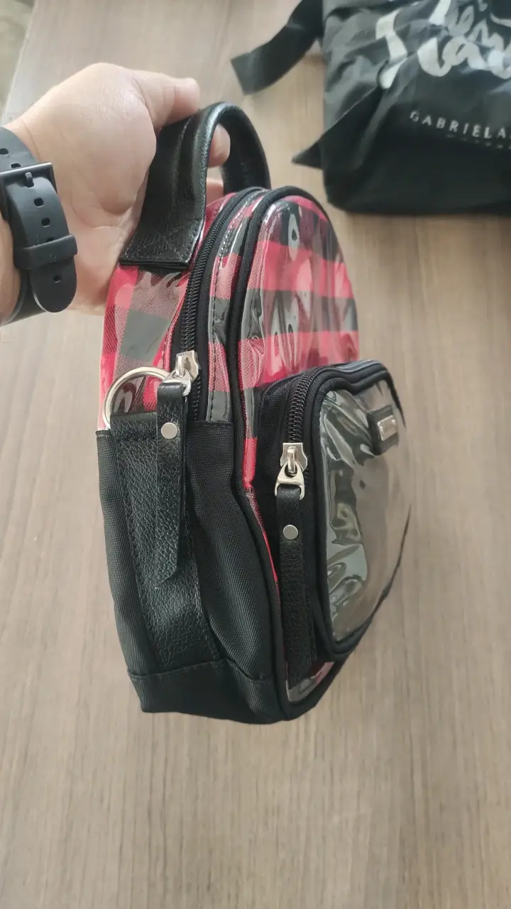 Mochila pequeña a cuadros rojos y negros Gabriela Zapata - 3