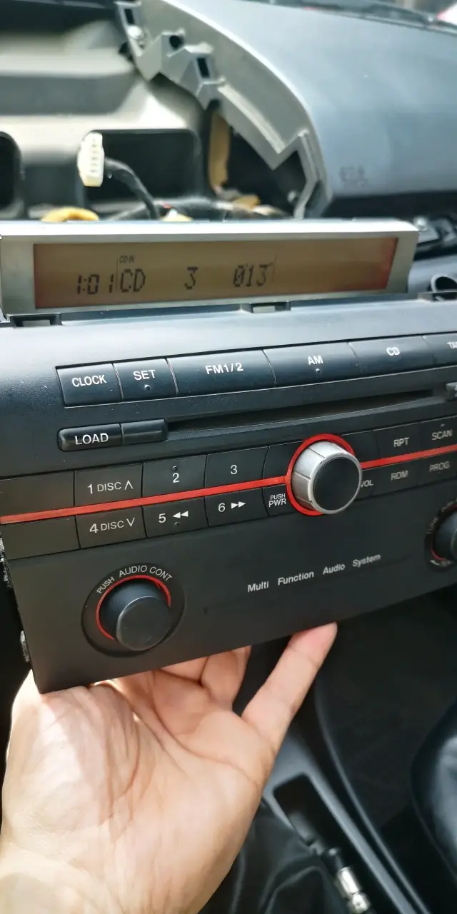 Radio de auto MAZDA 3 2004-2009 - 2