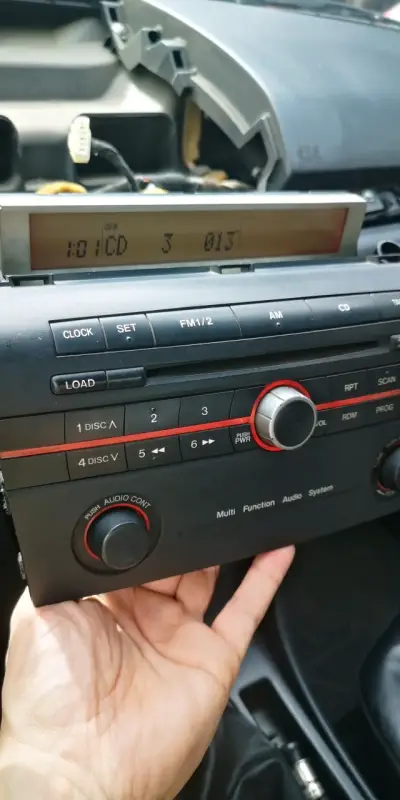 Radio de auto MAZDA 3 2004-2009 - miniatura 2