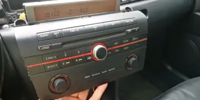 Radio de auto MAZDA 3 2004-2009 - miniatura 4