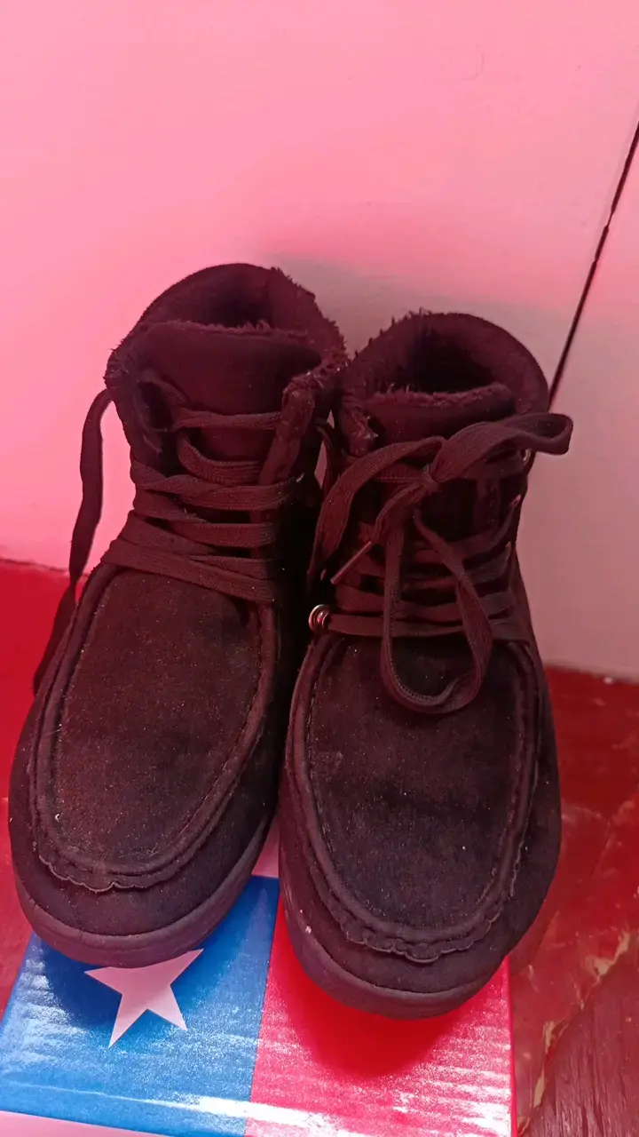 Sandalias de cuero marrón con diseño calado - 2