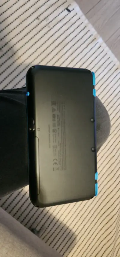 Consola portátil Nintendo 2DS XL con Homebrew - miniatura 3