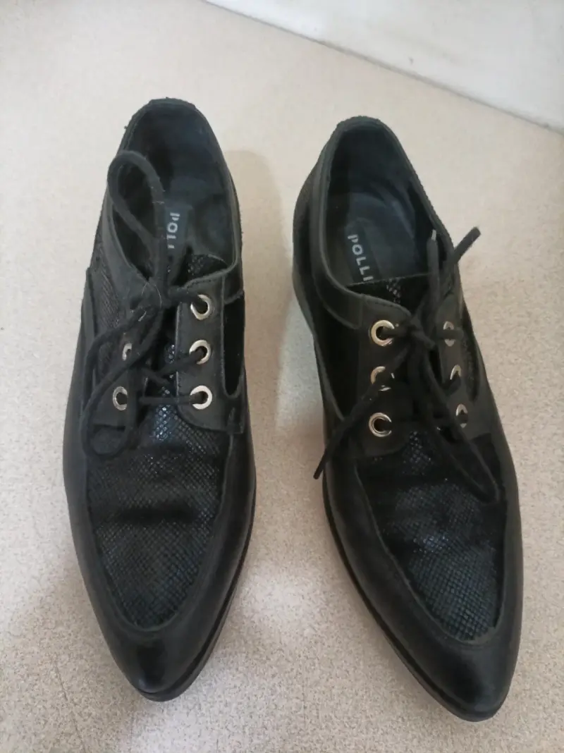 Zapatos de vestir negros con detalles en charol - 4