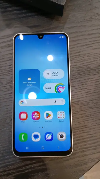 Smartphone Samsung Galaxy A17 5G en buen estado - miniatura 1