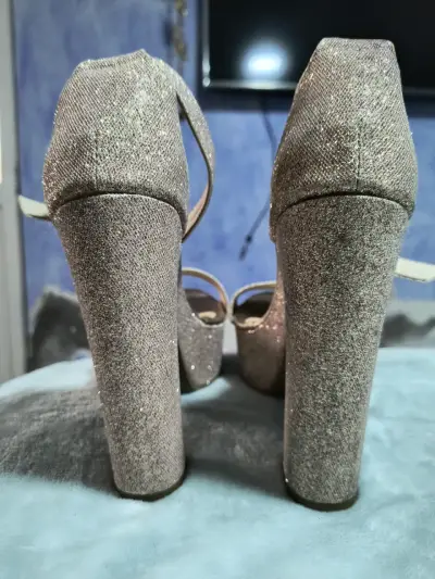 Tacones altos brillantes para fiesta - miniatura 4