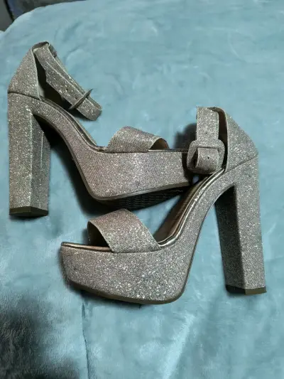 Tacones altos brillantes para fiesta - miniatura 6