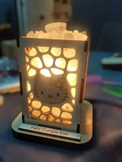 Lámpara de sal decorativa Hello Kitty - miniatura 1