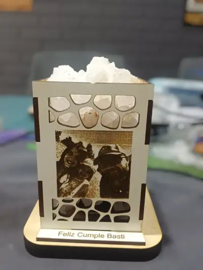 Lámpara decorativa con luz cálida y diseño personalizado - miniatura 2